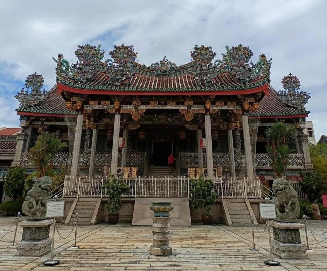 Susie'S Resort Seaview Suites At Sri Sayang バツーフェリンギビーチ エクステリア 写真